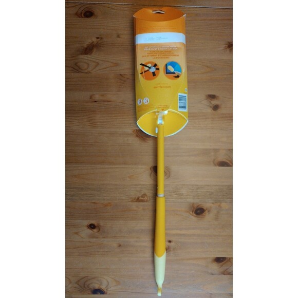 Swiffer Duster Heavy Duty 3 Ft Extendable Handle - Picture 3 of 3